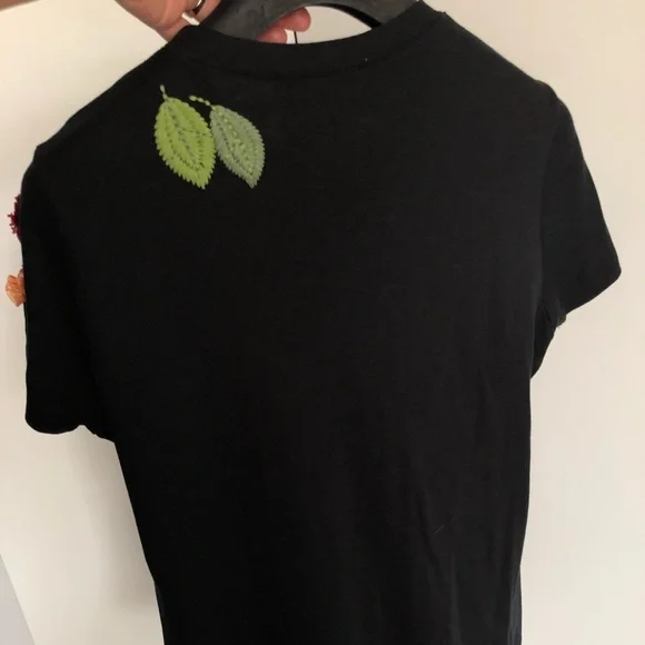 DIOR 💯 T-shirt with flower appliqué sz S-M - Picture 3 of 8